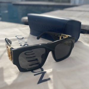 Louis Vuitton Link Square Sunglasses